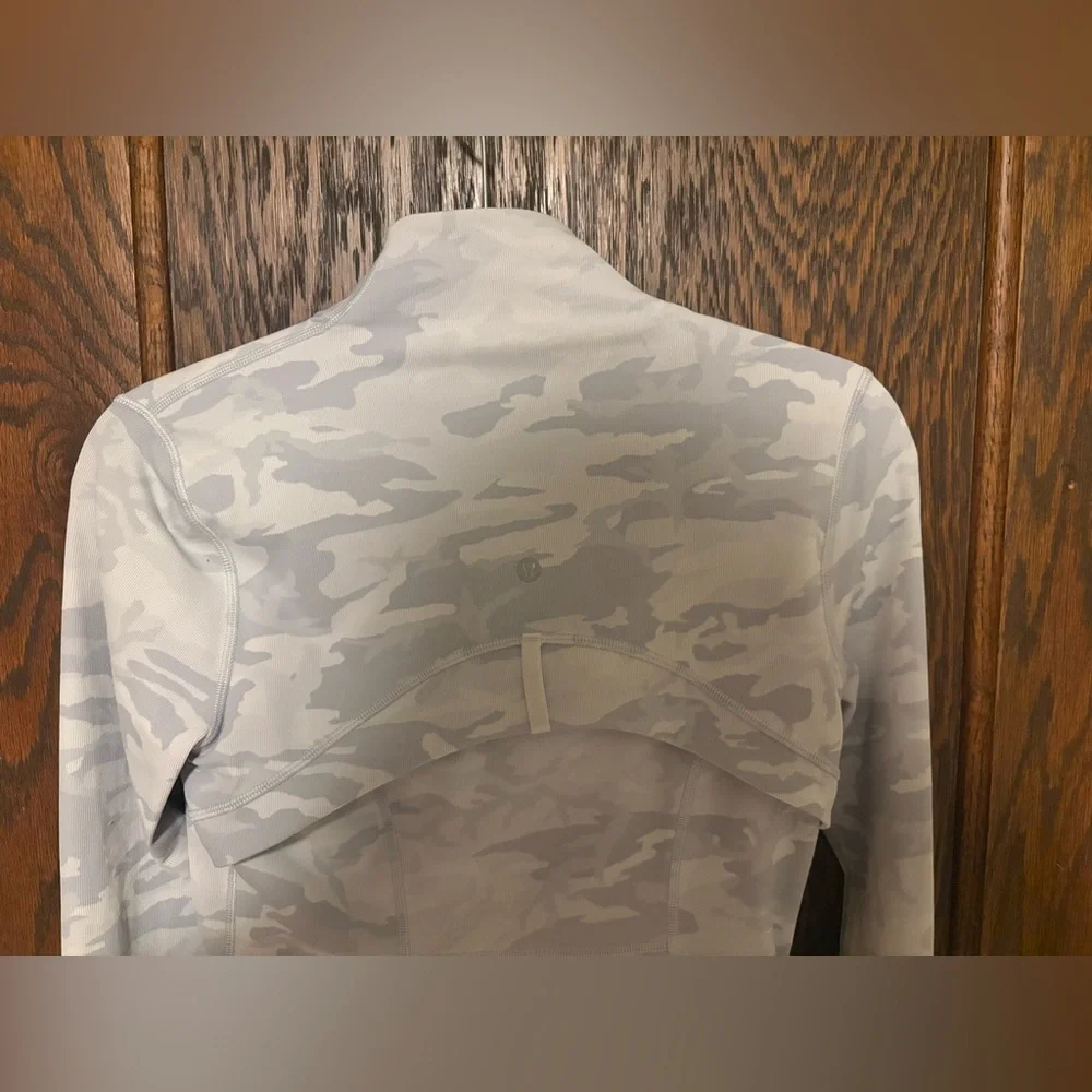 Lululemon Define jacket in Light Gray and white Camo pattern. - Picture 10 of 16